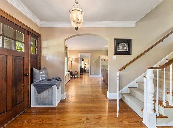 2nd image of 403 Hill Ave