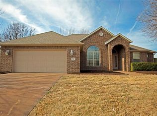 722 Pennington St, Lowell, AR 72745