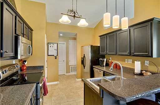 2nd image of 10181 Lake Forest Dr