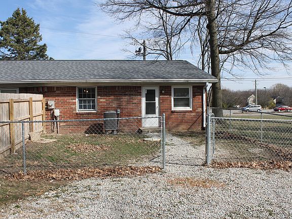 2nd image of 936 N Avon Ave