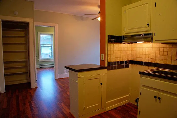 1 bed, 550 sqft, $1,150 — Photo 2