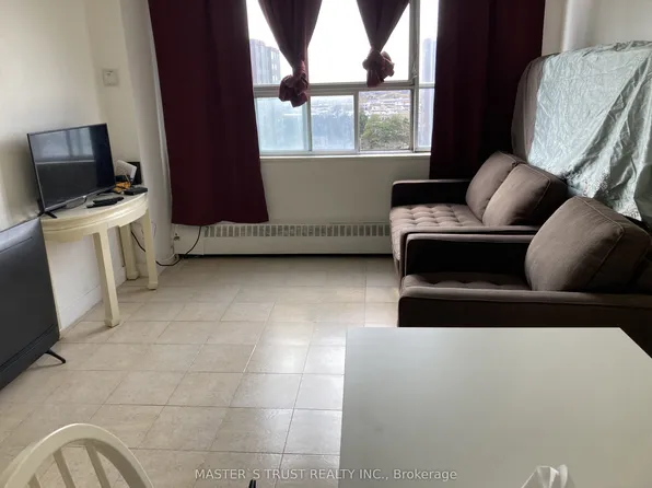 940 Caledonia Rd #908, Toronto, ON M6B 3Y4