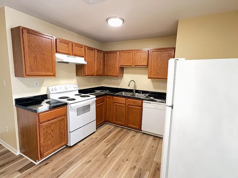 3207 Hereford Ln #B — Photo 5
