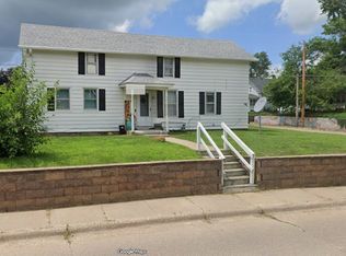 1233 2nd Ave S, Clinton, IA 52732