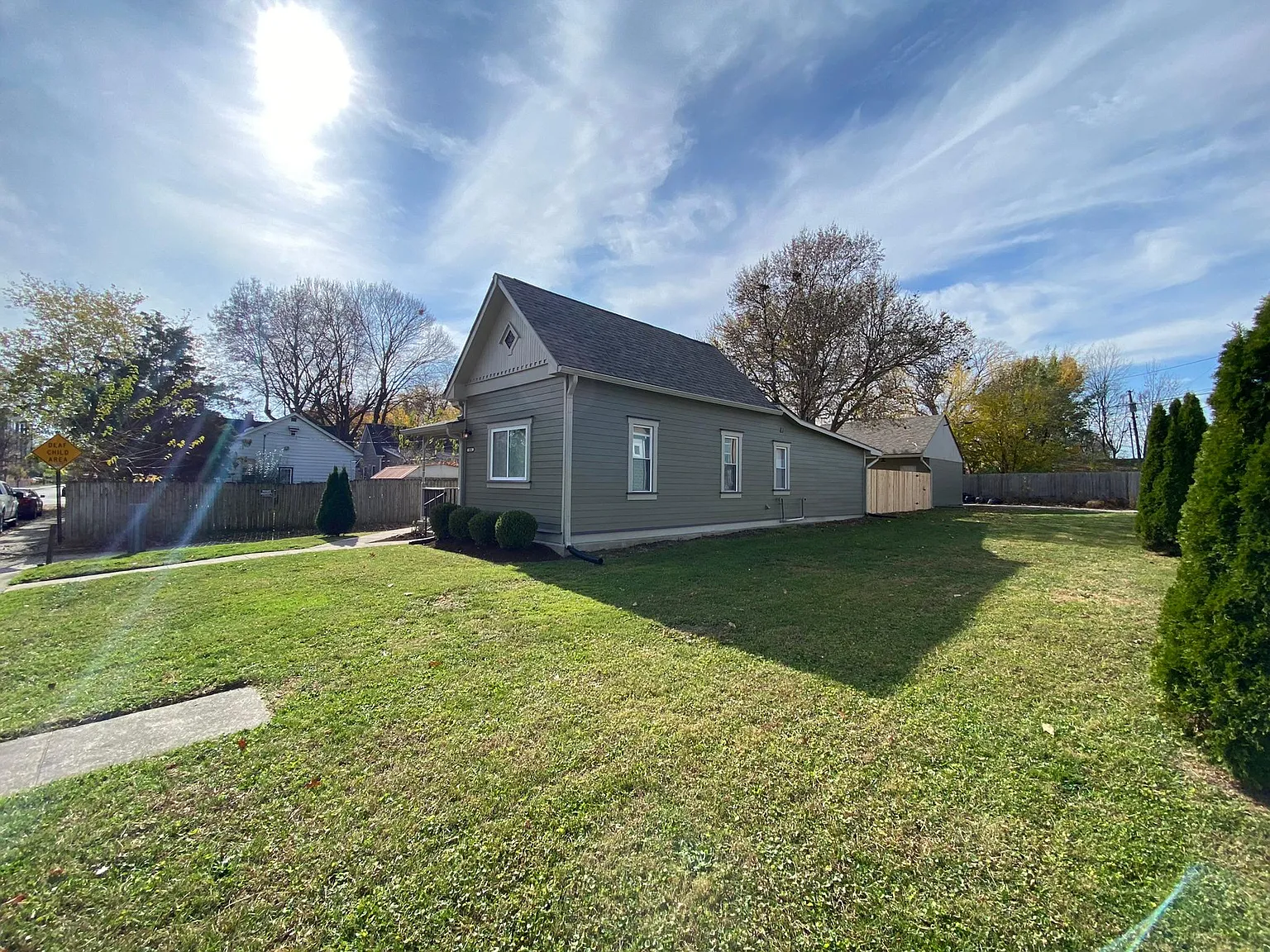 3 bed, 1116 sqft, $2,000 — Photo 3