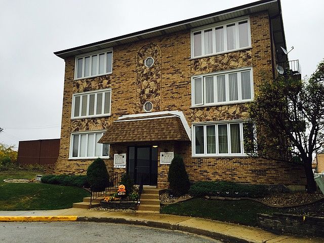 1st image of 6233 S Newland Ave APT 2s