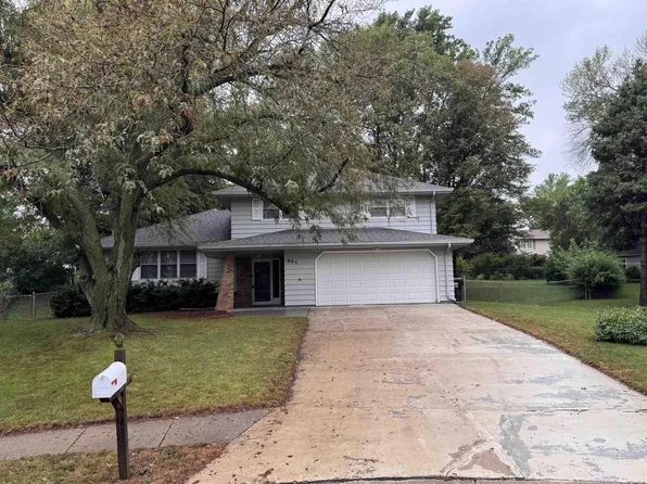905 Sherman Cir, Papillion, NE 68046