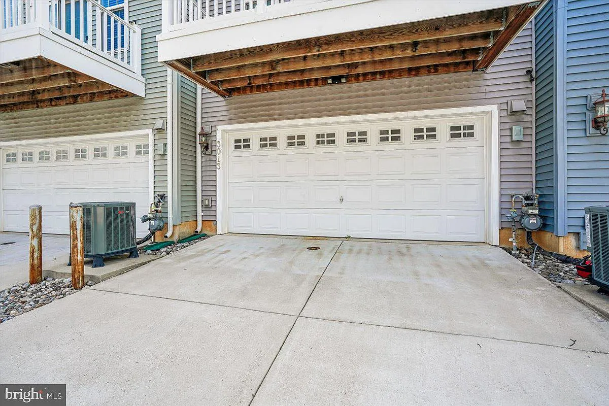 3 bed, 2.5 bath, 1970 sqft, $3,200 — Photo 3