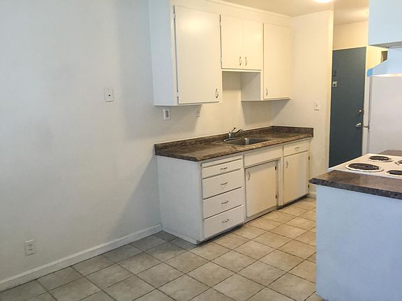 3rd image of 1719 Ross Cir APT 2