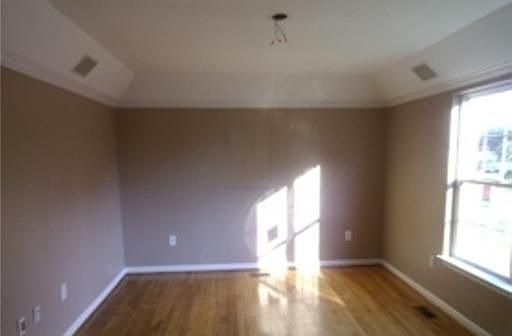 3rd image of 15 Eastmoreland Dr