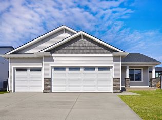 9443 Emilia Ln, West Des Moines, IA 50266