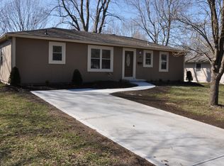 104 SW Alderson Pl, Lees Summit, MO 64063