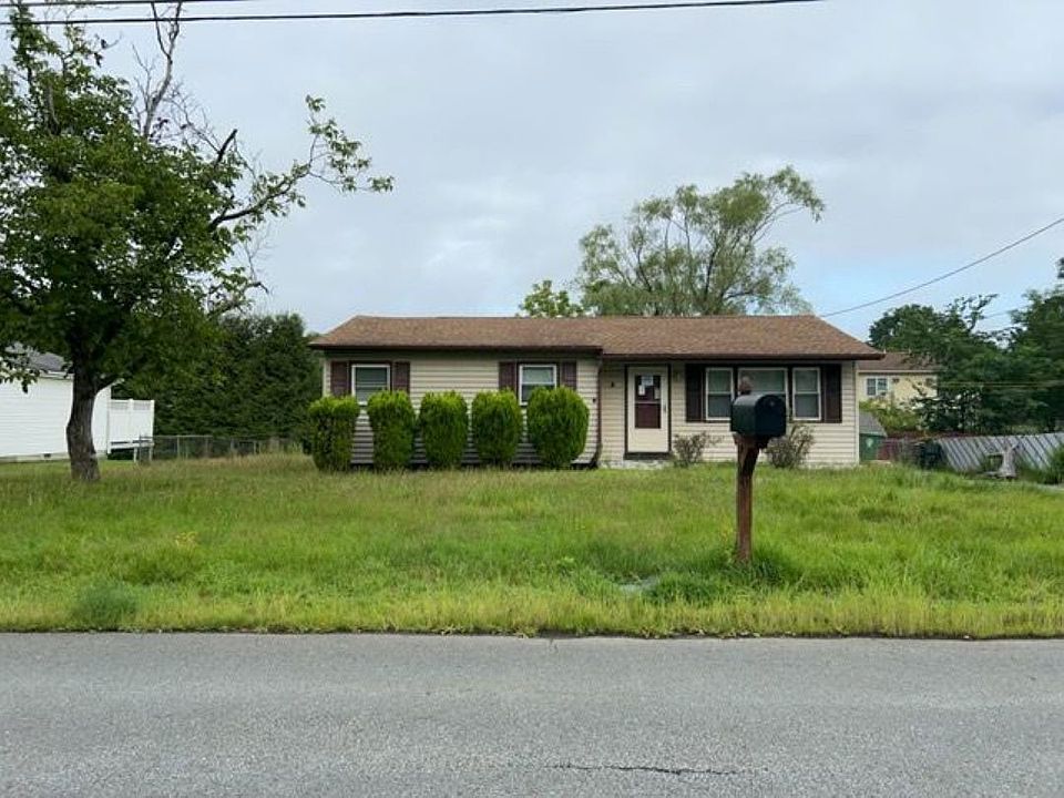 1st image of 21 Willow Pl