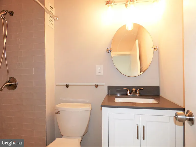 4128 Hamlin Ct — Photo 50