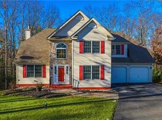 310 Autumn Ln, Stroudsburg, PA 18360