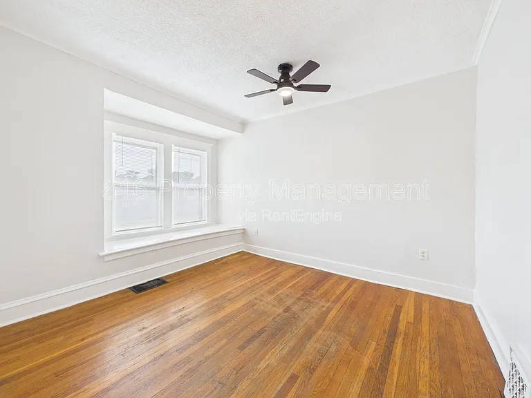6921 Prospect Ave #C — Photo 9