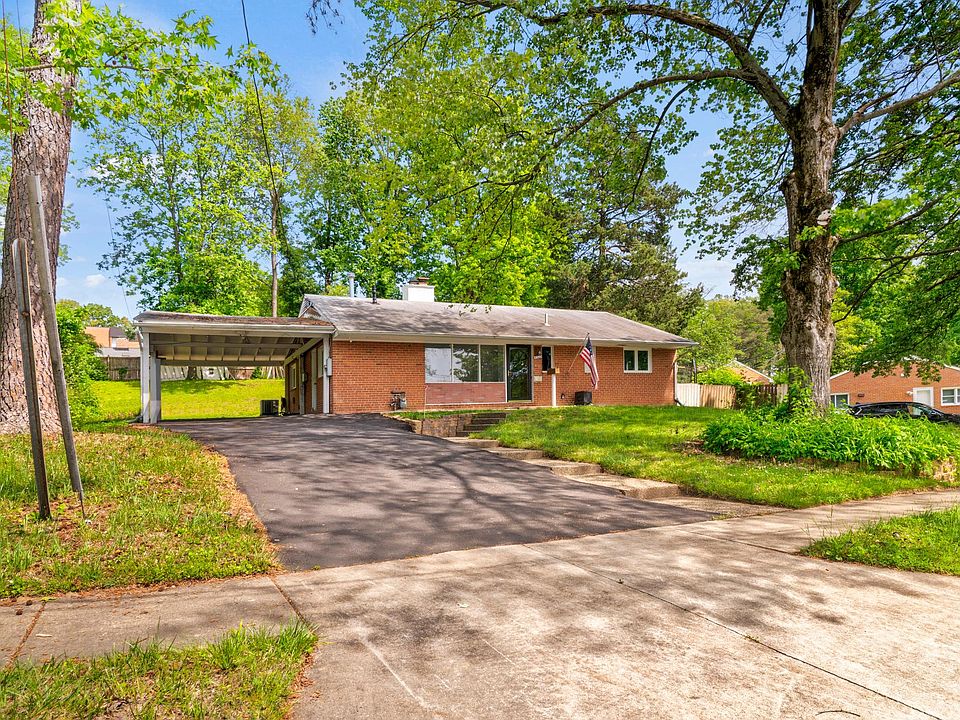 Welcome home! Pictures taken 2024. Updated pics will be posted.
