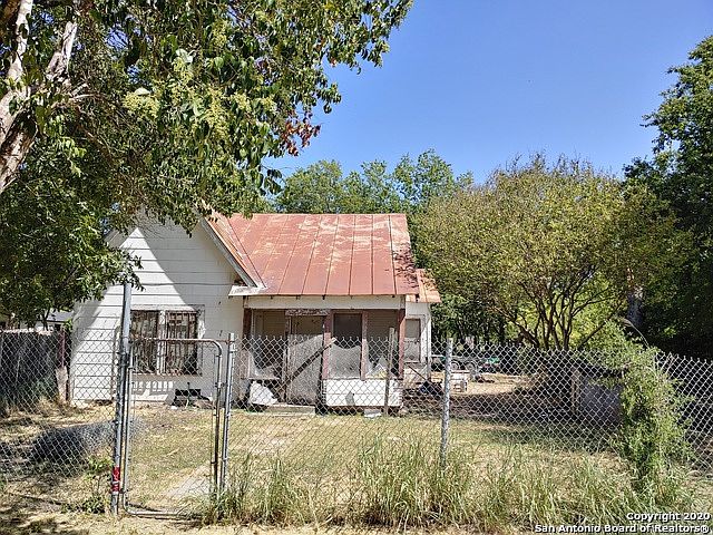 1st image of 583 W Petaluma Blvd