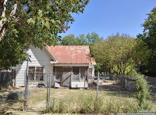 583 W Petaluma Blvd, San Antonio, TX 78221