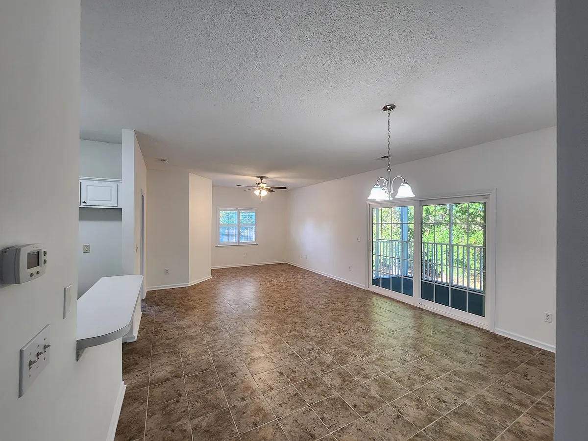 Building Photo - 6310 Sweetwater Blvd #6310