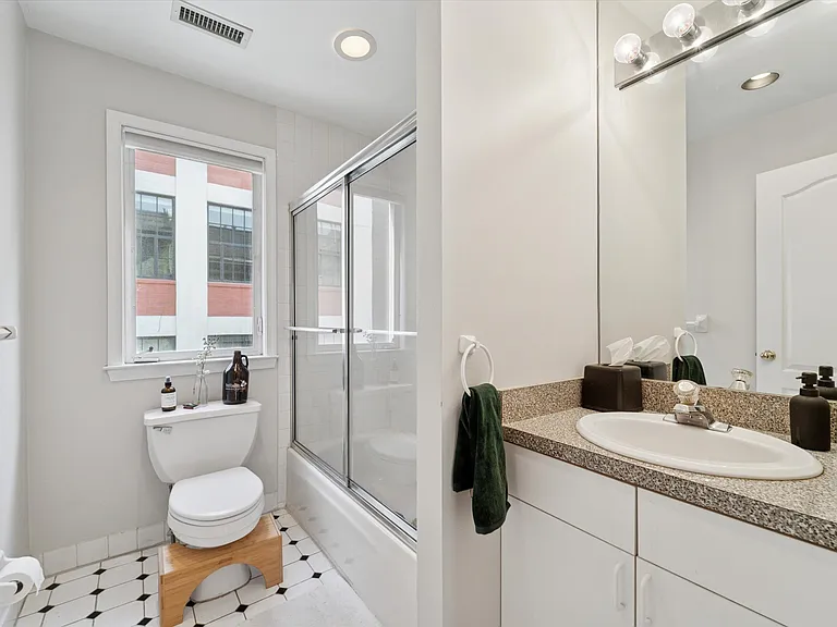 212-24 S 24th St #2416B — Photo 12