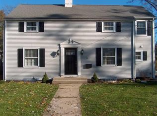 61 Windsor Pl, Longmeadow, MA 01106