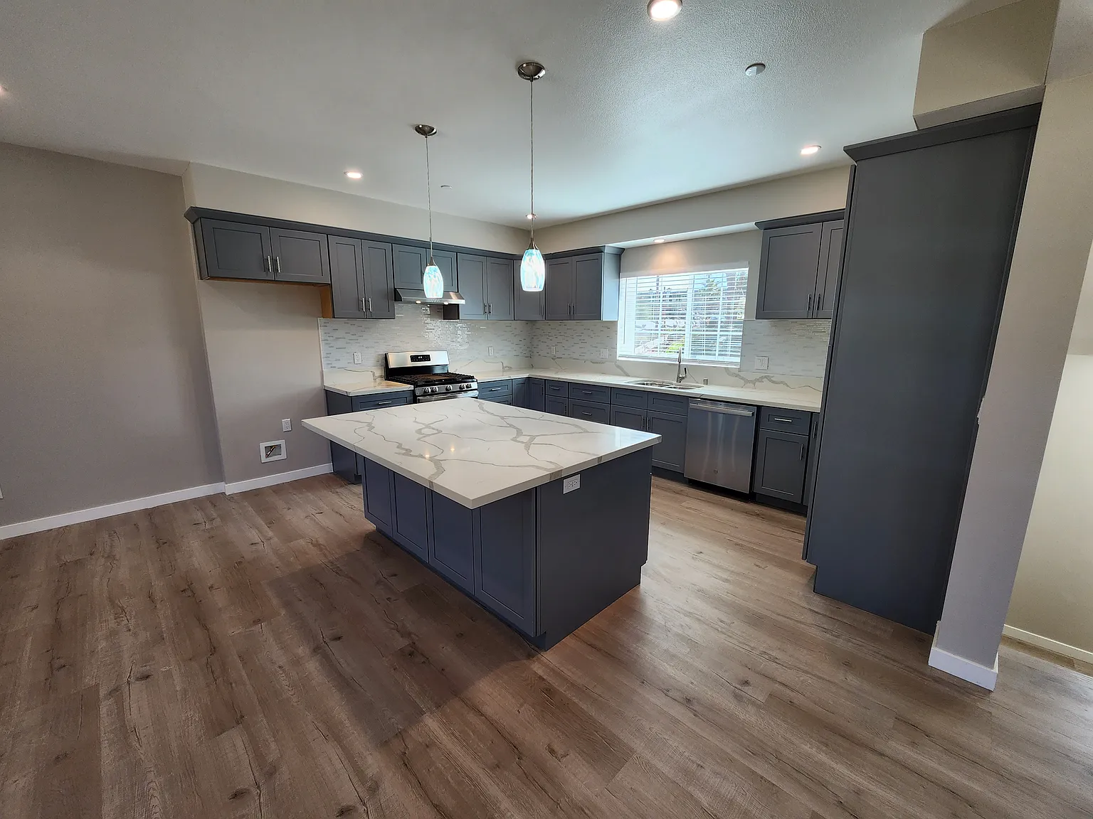 510 S Walnut St — Photo 2