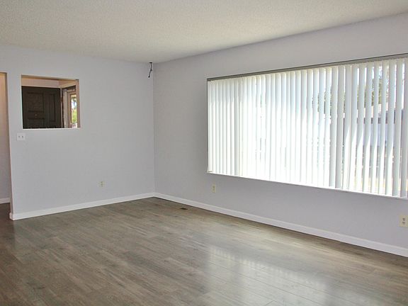 5th image of 5905 Independence Ave