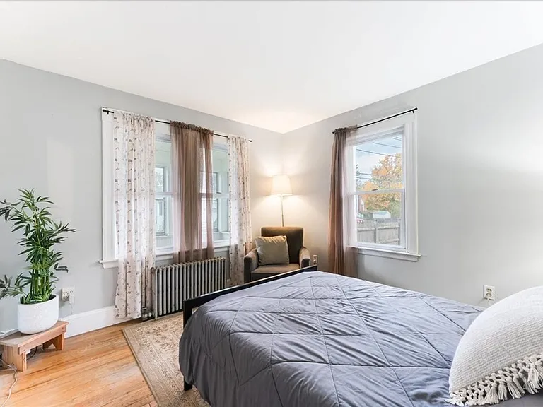 34 Julian Rd — Photo 18