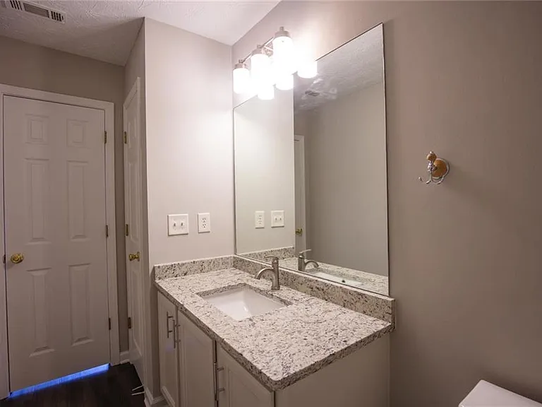 649 Kenridge Dr — Photo 29