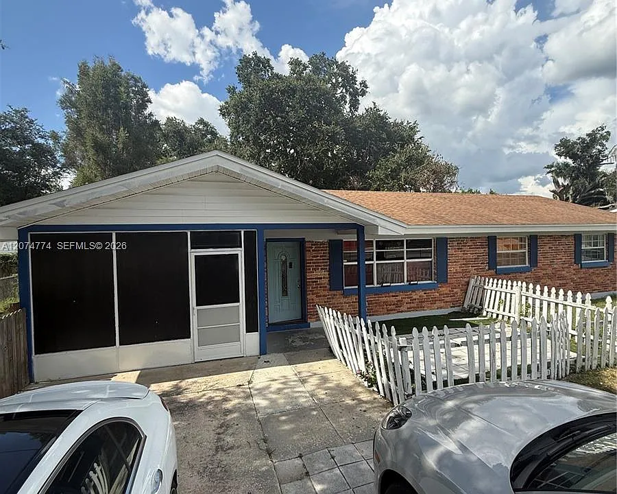 679 Avenue G SE #1