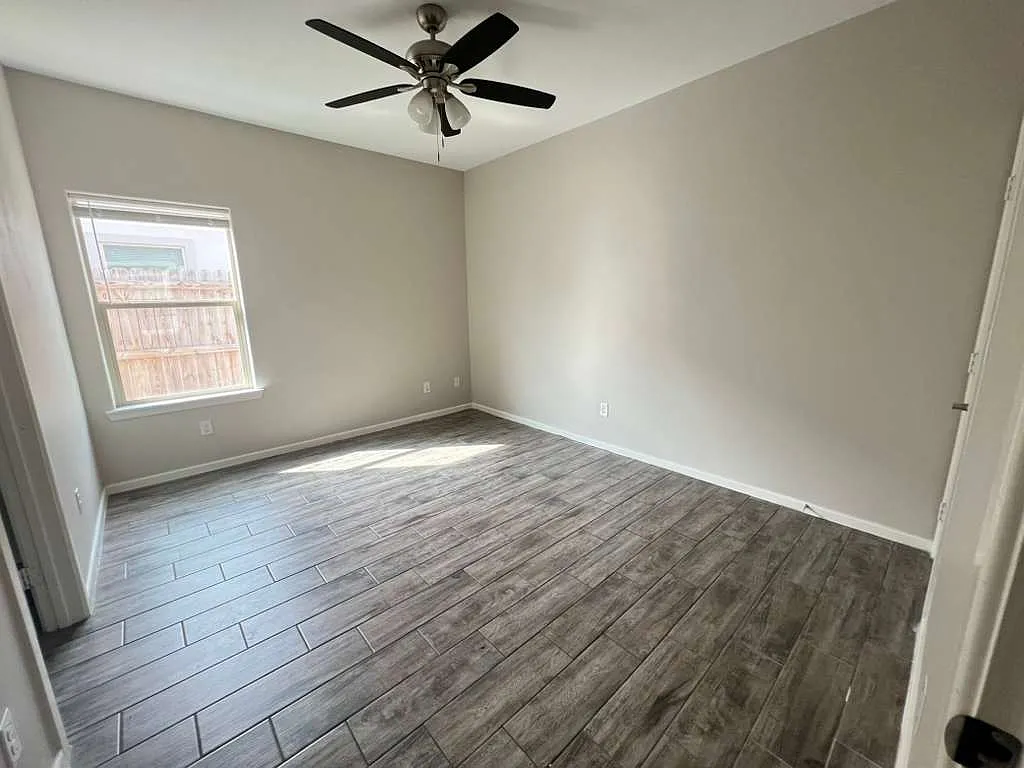 5705 Sandpiper Avenue - 2 — Photo 4