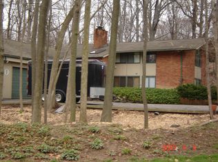 29770 Highmeadow Rd, Farmington Hills, MI 48334