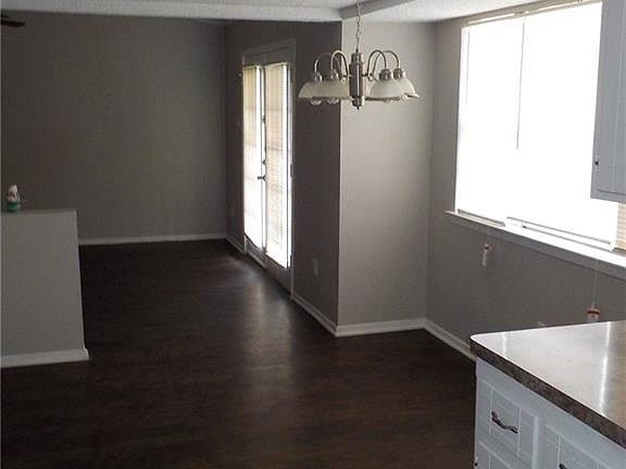 4th image of 728 Heathcliff Dr