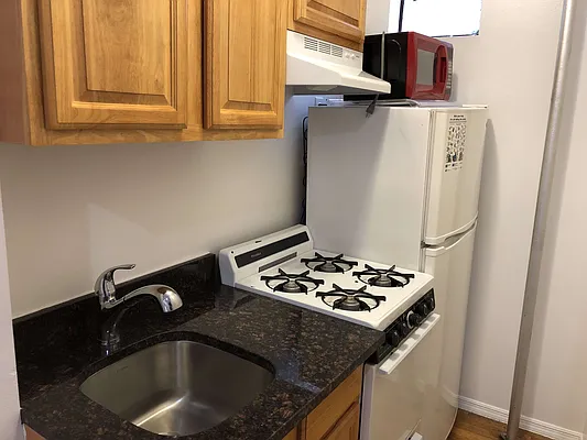 Rented by GreenVill Real Estate LLC | media 11