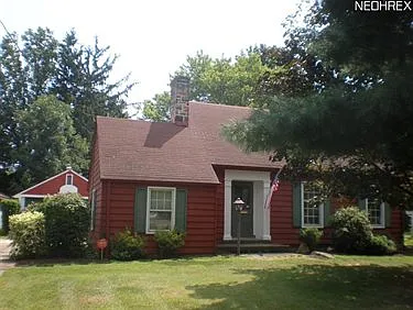 1942 Estabrook Ave NW photo 1