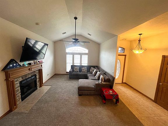 5th image of 1608 NE 35th St