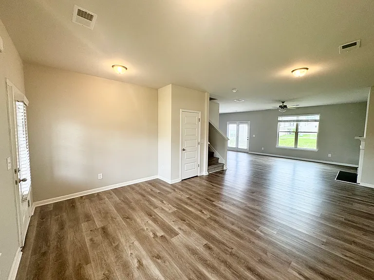 109 Denmon Ct — Photo 7