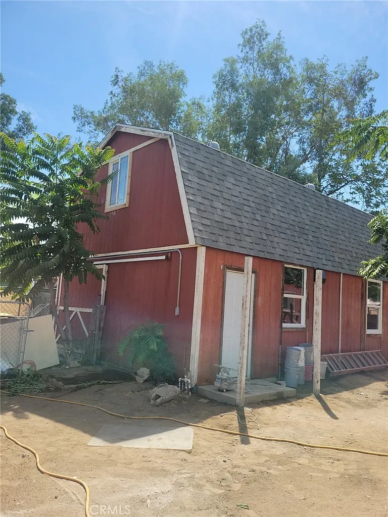 2 bed, 1200 sqft, $1,800 — Photo 1