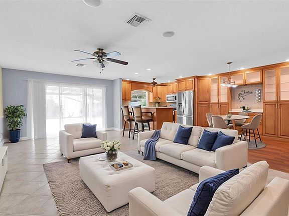 3rd image of 13176 DORCHESTER DRIVE