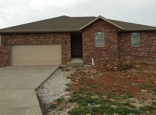 864 E Purple Martin St, Nixa, MO 65714