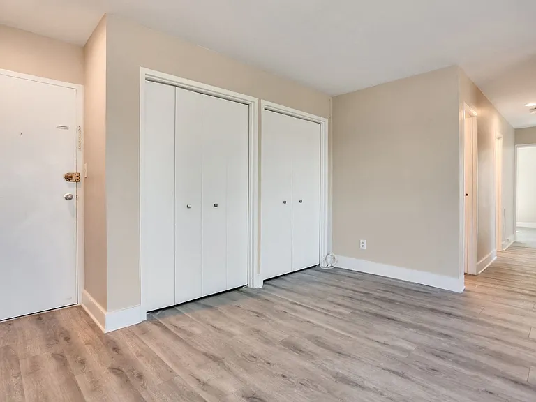 Shawnee Apartments — Photo 9