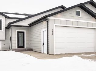 1855 1st Ave E, Dickinson, ND 58601