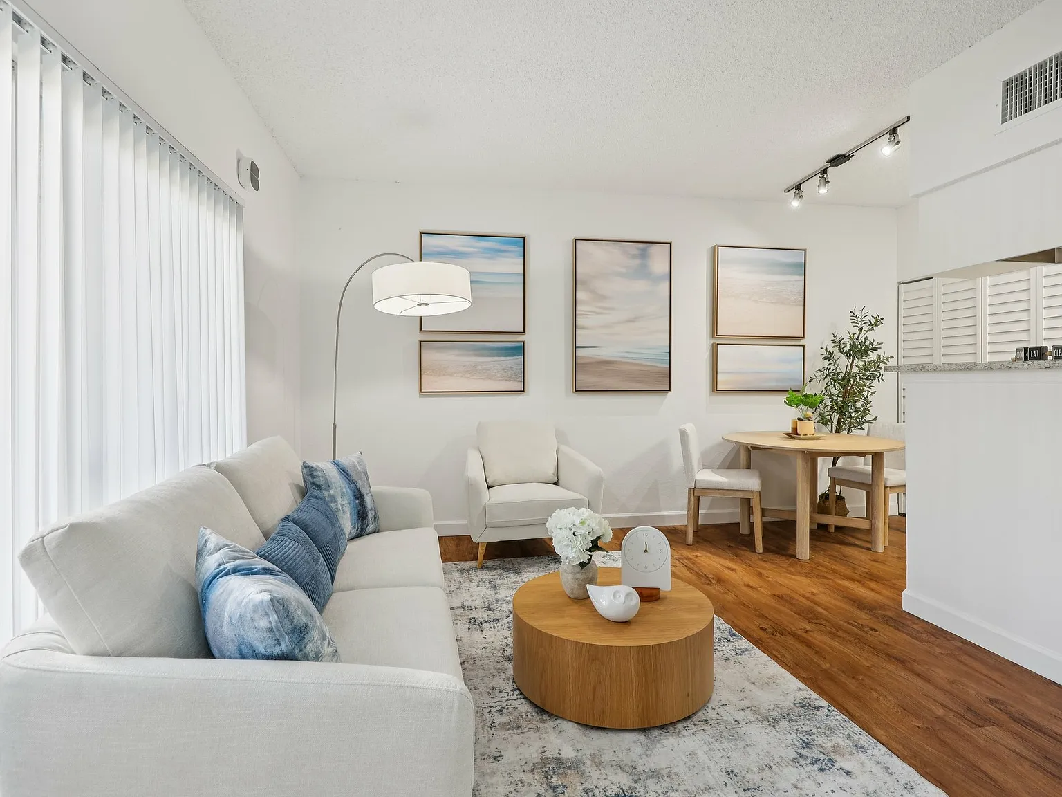 Waterford Point Apartments — Photo 1