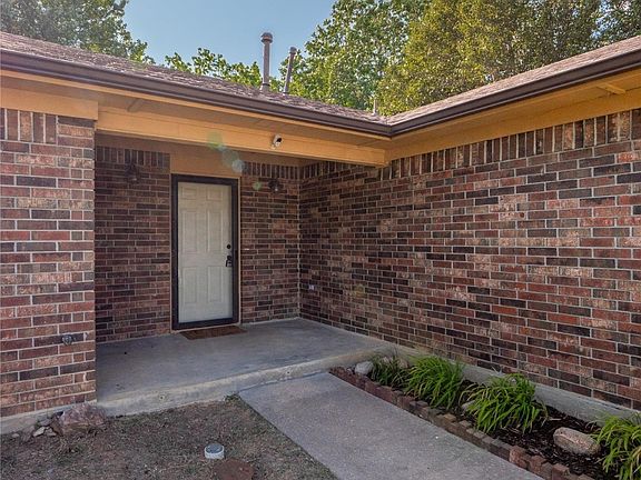 3rd image of 1941 Green Meadows Dr
