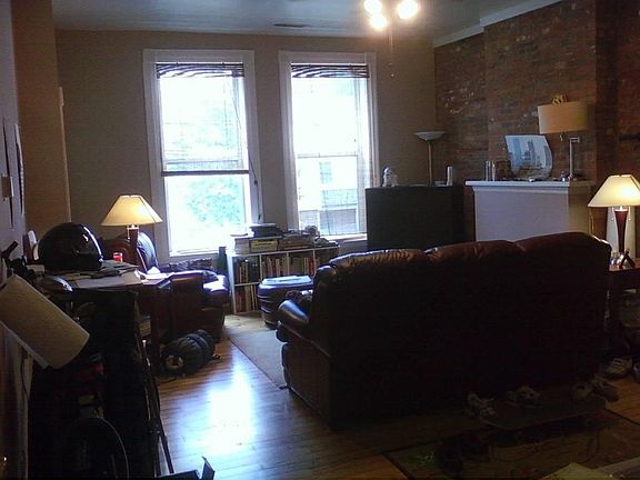 3rd image of 431-433 W 3rd Ave