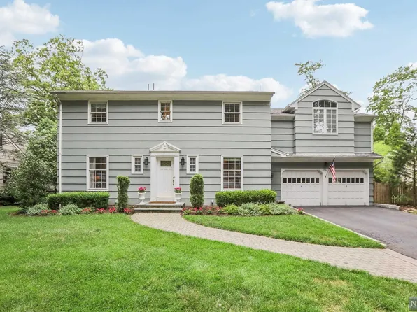 730 W Saddle River Rd, Ho Ho Kus, NJ 07423