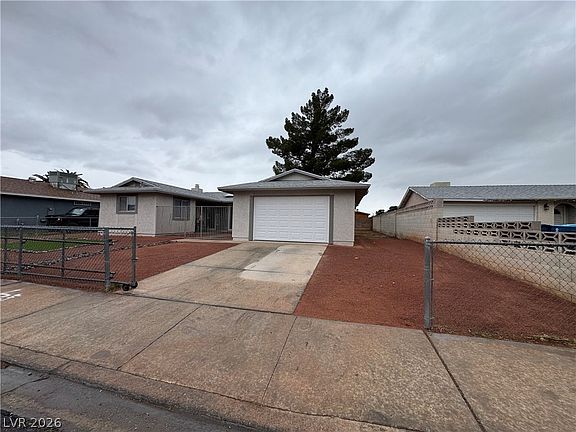 3rd image of 321 Bergin Dr