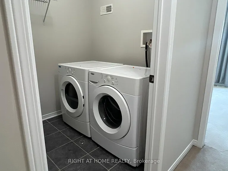 39 Golden Iris Cres — Photo 40
