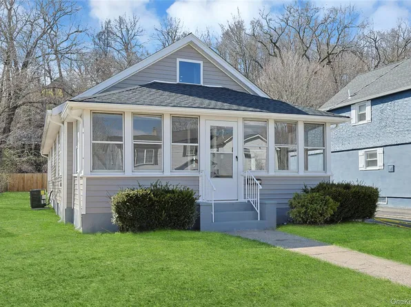 13 Richard Street, Sloatsburg, NY 10974